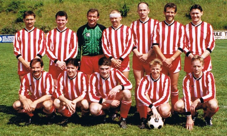 Guildford City Weysiders on tour in 1992 Guildford City Weysiders on tour in 1992