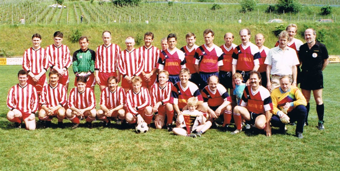 Guildford City Weysiders on tour in 1992 Guildford City Weysiders on tour in 1992